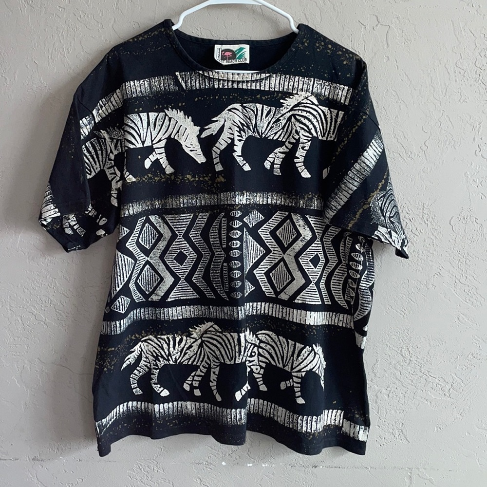 Vintage 1990s All over print 1121 east beach club Art work tee shirt